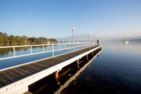 Отель Ingenia Holidays Lake Macquarie  Маннеринг Парк